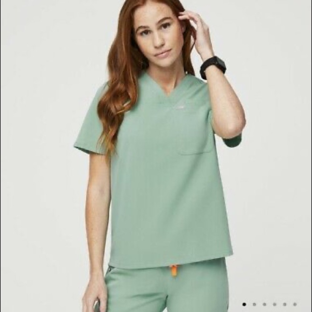 *Figs limited edition color jade kaya scrub top XXS